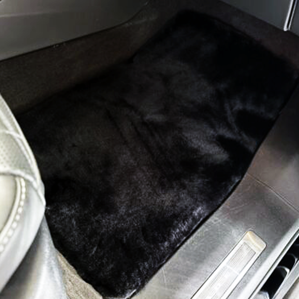 Short Wool. Mogul Mats in a vehicle interior